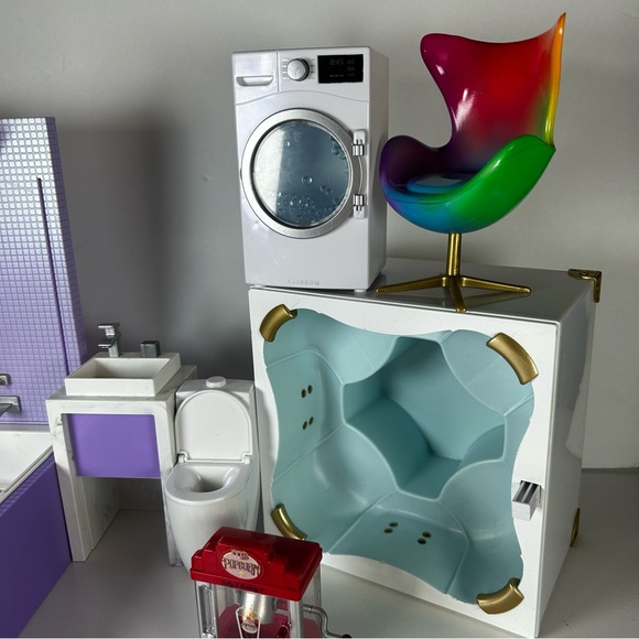 Rainbow High Doll House Bathroom with Tub & Sink Toilet More 2021 Fits 12" Dolls - Picture 2 of 6